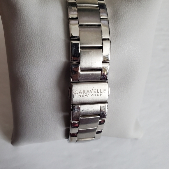 Caravelle New York 43L172 Analog Watch - Picture 4 of 5